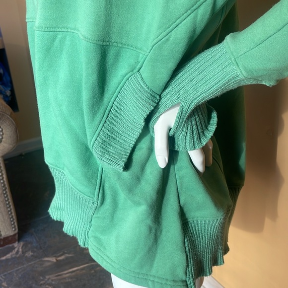 BUCKET LIST French terry cloth oversized solid hoodie  in light Green sz S - Picture 4 of 12